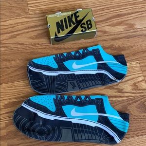 BNIB Super Rare Authentic Nike SB Tiffany socks OS